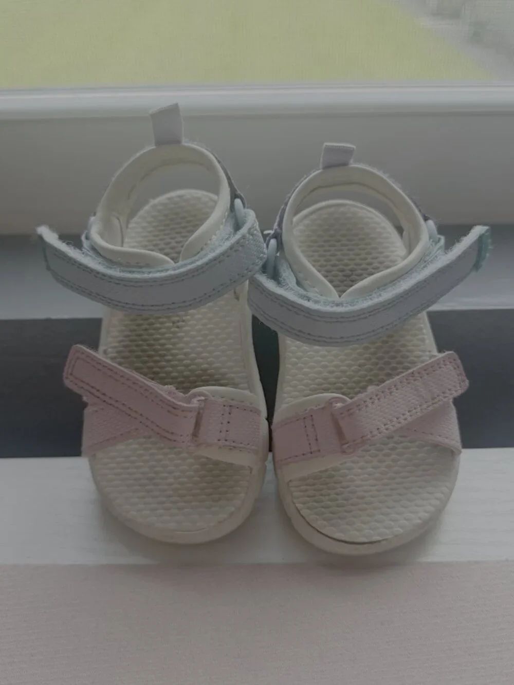Pink & White Baby Girl Sandals Bow Strappy Size 4